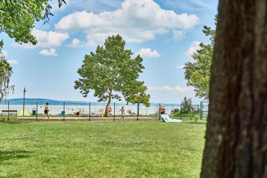 Chill & Relax Apartment Siófok Exteriör bild